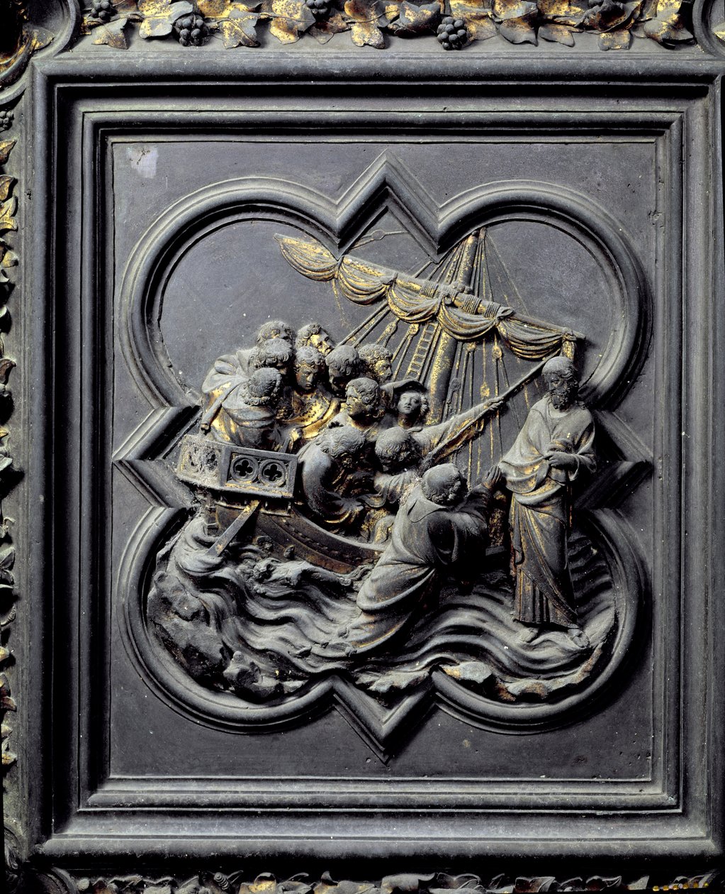 Ježíš chodí po vodě a zachraňuje Petra, osmý panel Severních dveří baptisteria San Giovanni, 1403-24 (bronz) od Lorenzo Ghiberti
