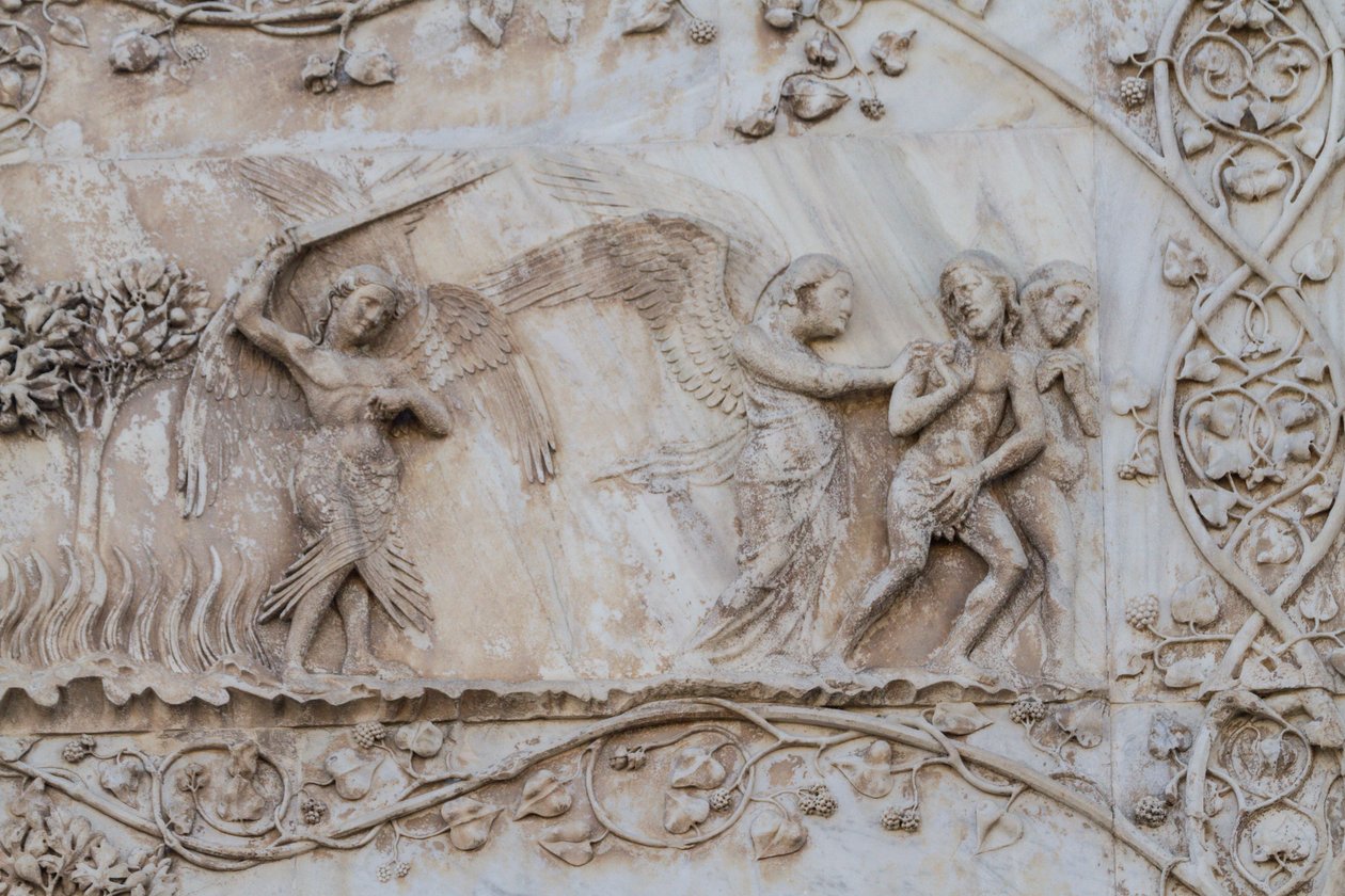 Vyhnán z Edenu, detail z Stories of Genesis, basreliéfy od Lorenza Maitaniho (před 1275-1330), první sloup, boční průčelí katedrály Orvieto, Umbrie, Itálie od Lorenzo Maitani