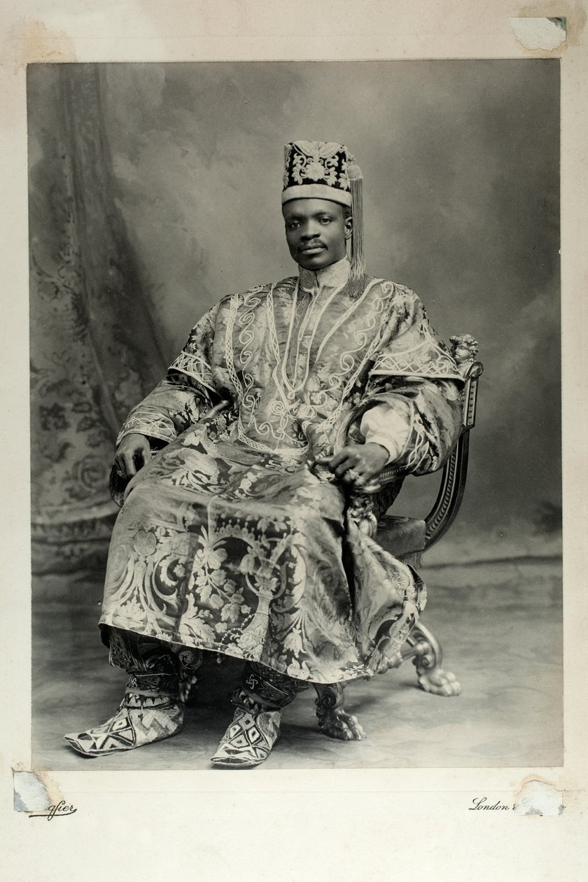 Ladapo Samuel Ademola, pozdější 7. alake z Abeokuty, Anglie, 1904 (želatinový stříbrný tisk) od Louis Adolph Langfier
