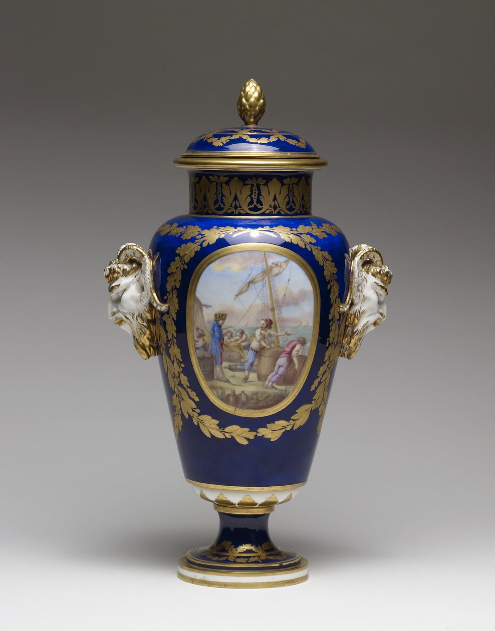 Váza (měkký porcelán s barvou a zlacením) od Louis Simon Boizot