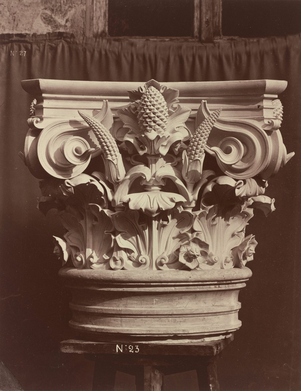 Ornamentální socha z pařížské opery (fragment sloupu),1865/1874 (foto) od Louis-Emile Durandelle