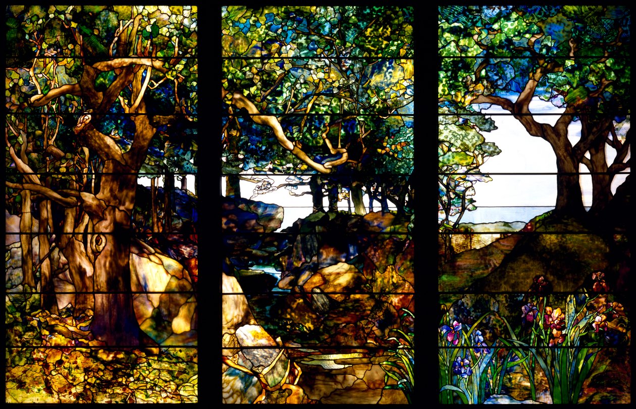 Zalesněná krajina ve třech panelech, kolem roku 1905 (sklo, měděná fólie, olovo a dřevo) od Louis Comfort Tiffany