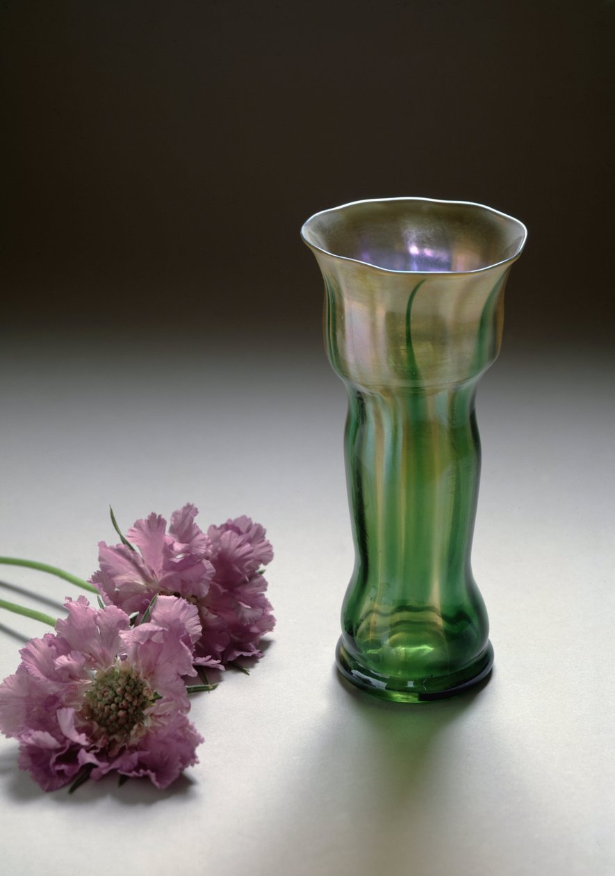 Duhová skleněná váza od Louis Comfort Tiffanyho (1848-1933), styl Liberty od Louis Comfort Tiffany