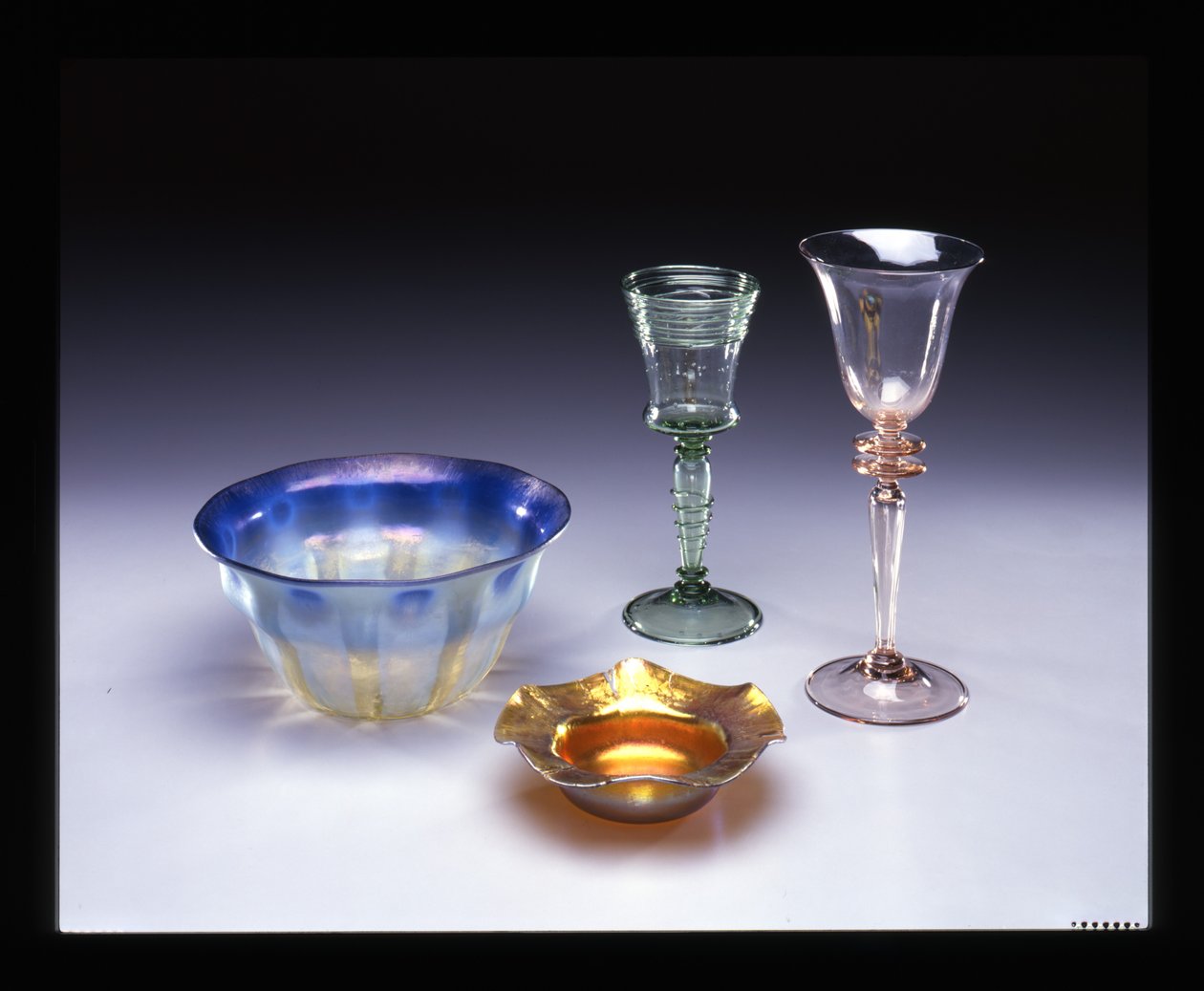 Sada skleněného zboží od Louis Comfort Tiffany