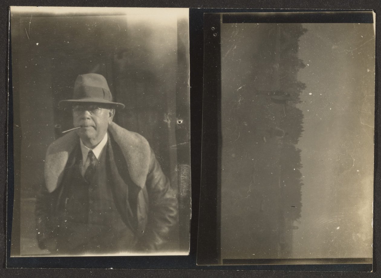 [Fleckenstein a postavy v krajině, refotografie] od Louis Fleckenstein
