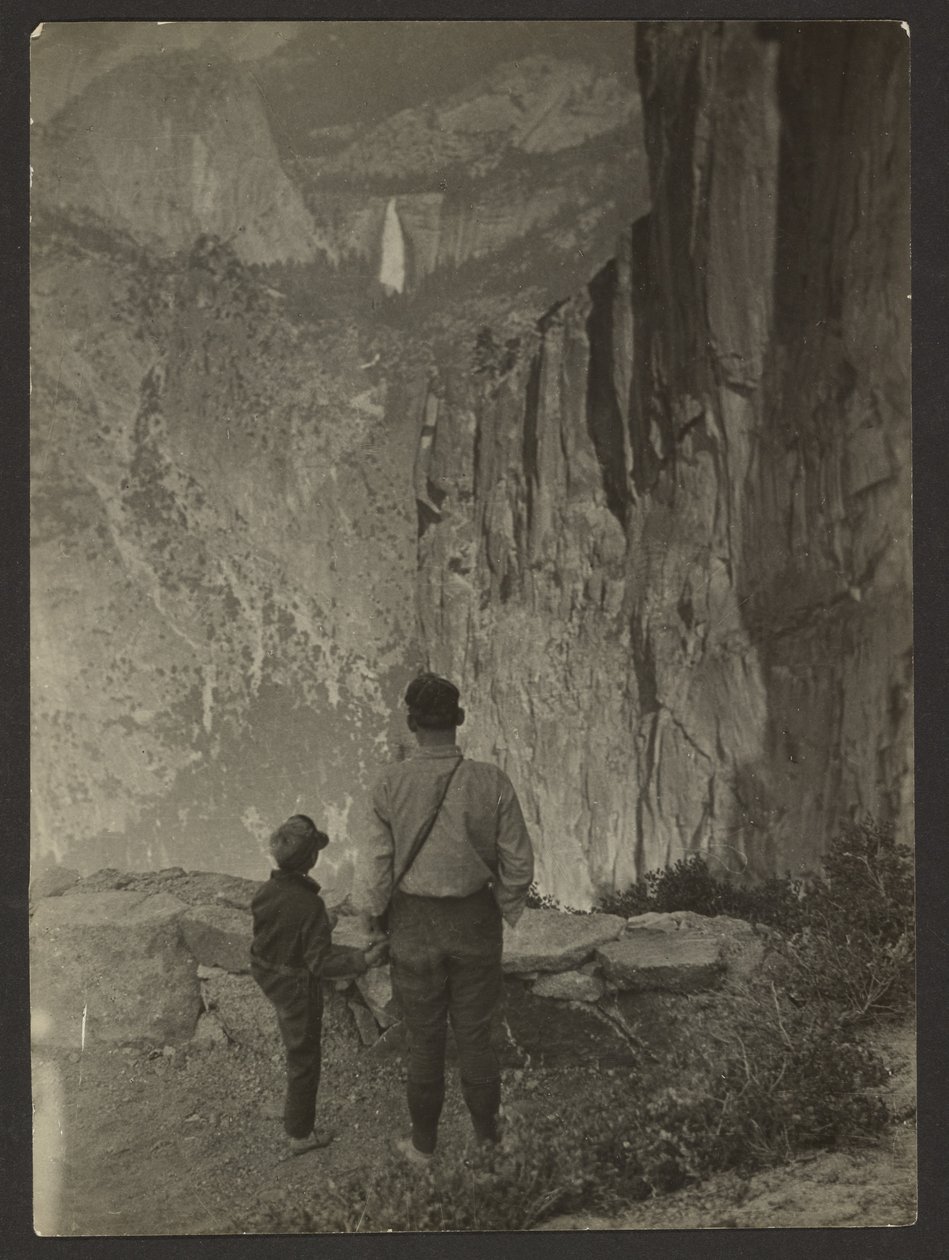 Nevadské vodopády z Ledge Trail, Yosemity od Louis Fleckenstein