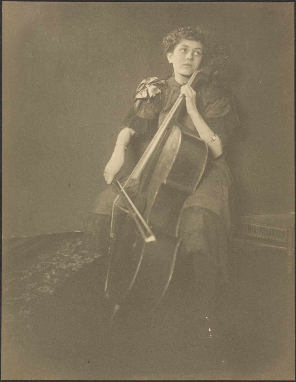 [Portrét ženy hrající na violoncello] od Louis Fleckenstein