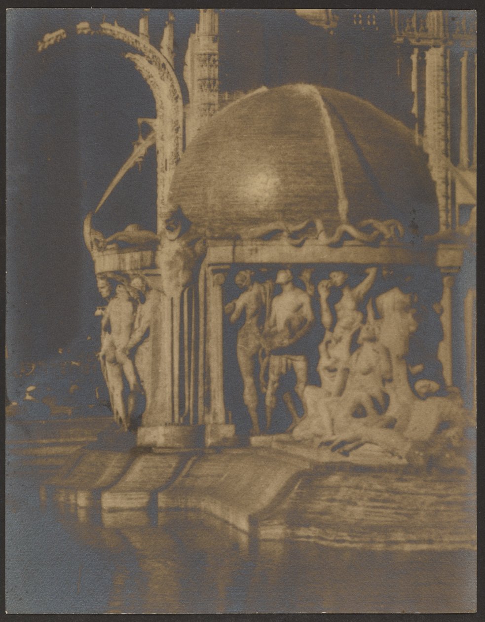 [Detail sochařské architektury] od Louis Fleckenstein