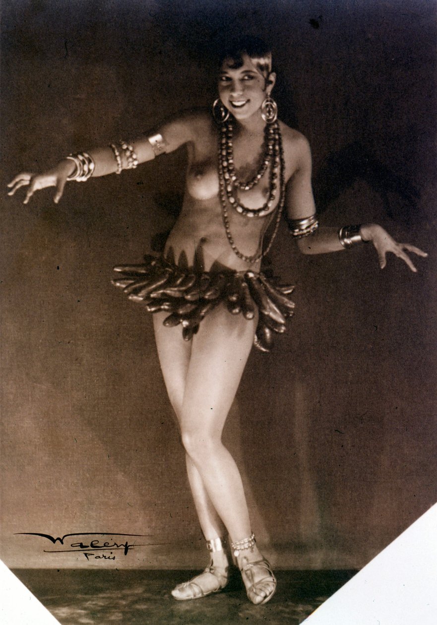 Josephine Baker a banány. 20. léta 20. století. Fotografie Luciena Waleryho (1863-1935). od Louis Walery