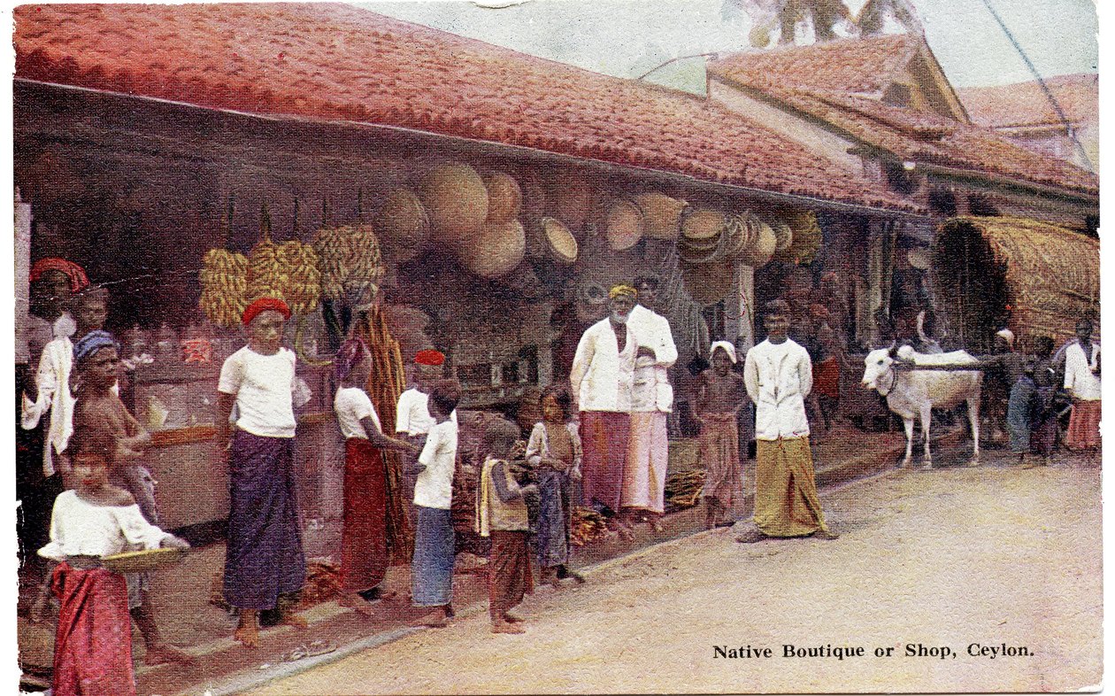 Native Boutique or Shop, Ceylon, cca 1900-20 (ručně kolorovaná fotografie) od Ltd. Ceylon Plâté