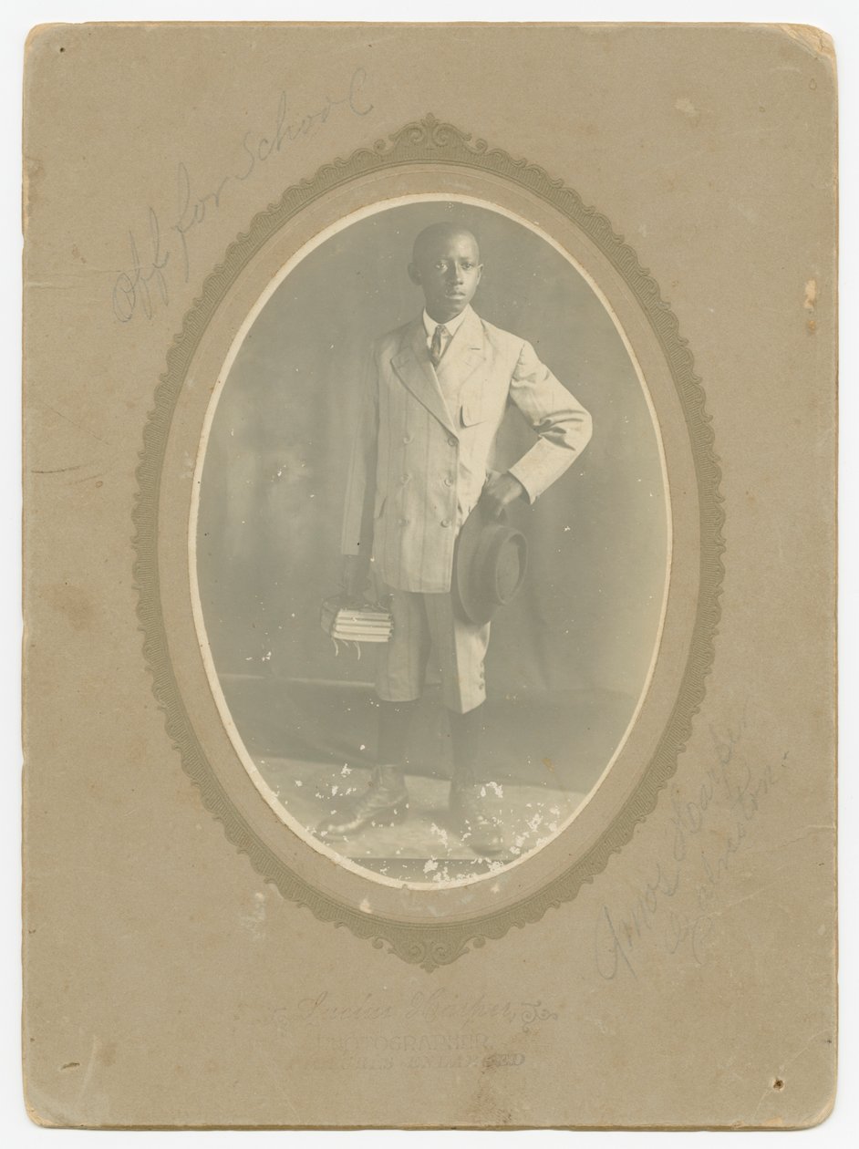 Fotografie Amose Harpera ve škole, ca. 1910. od Lucius Harper