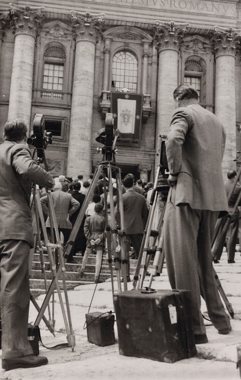 Fotografové na Svatopetrském náměstí v Římě od Luigi Leoni