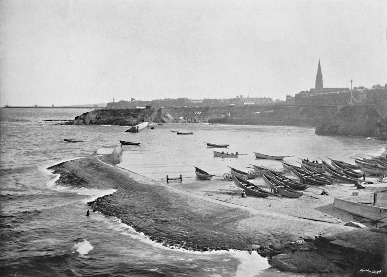 Cullercoats Bay, Tynemouth, c1896 od M. Aunty