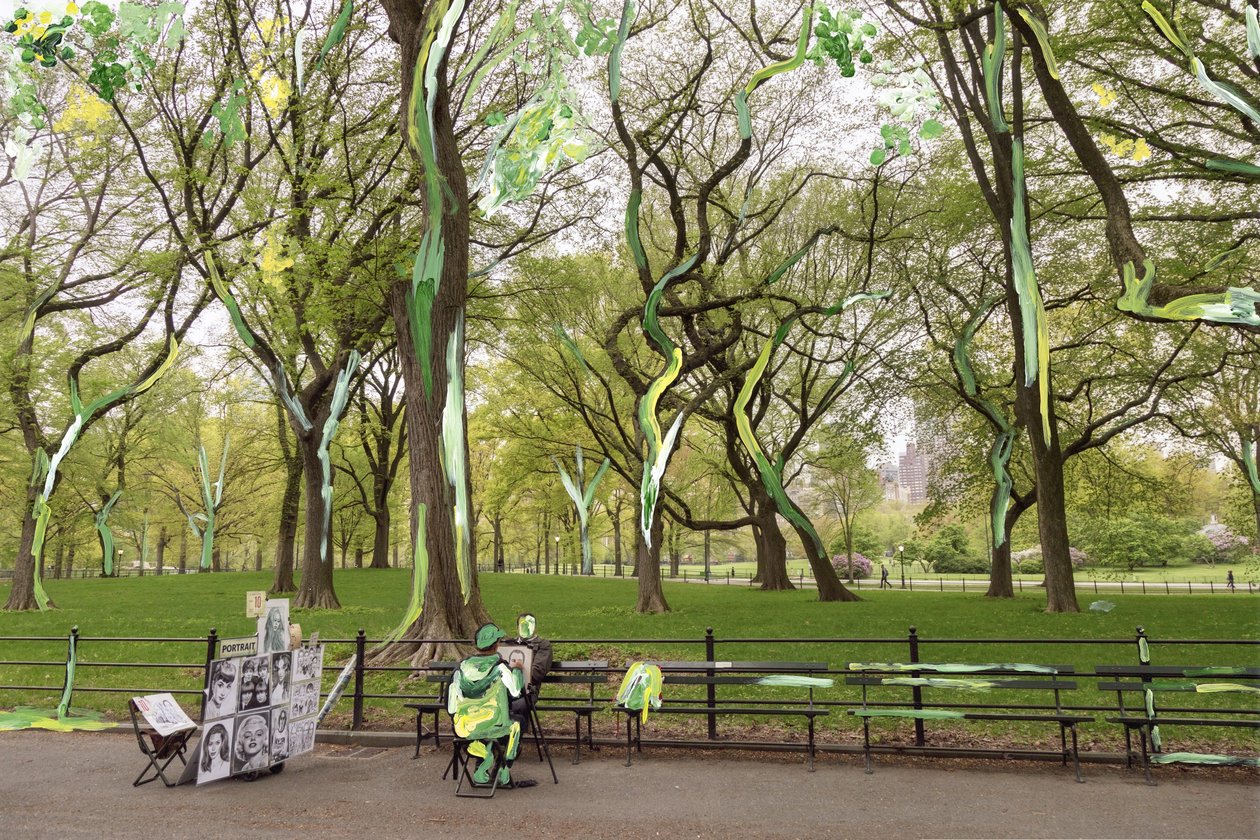 Central Park, 2019 (akrylová barva na archivním pigmentovém tisku) od Madeleine Gross