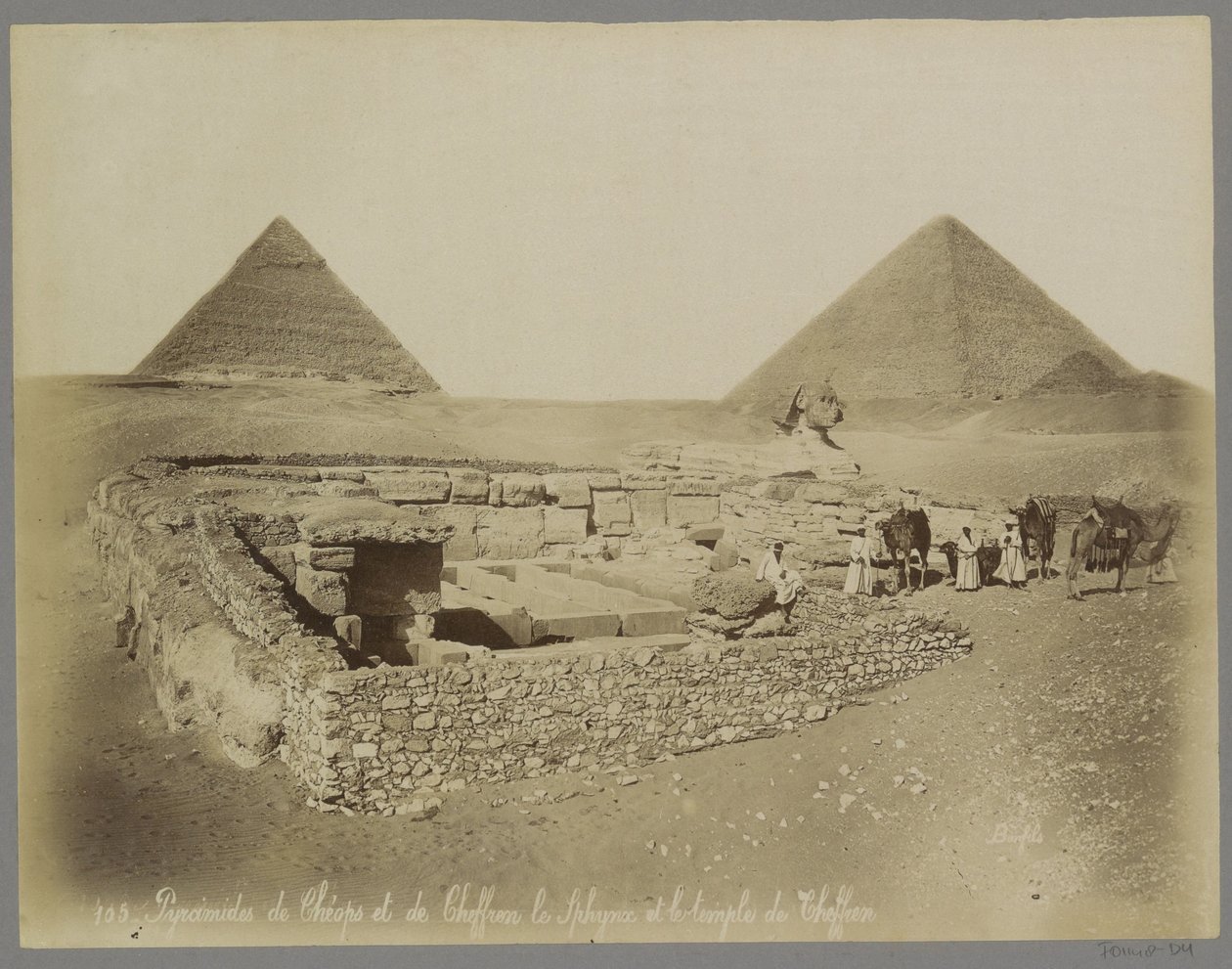 Piramides van Cheops en Chephren, de sphinx a de tempel van Chefren Cheopsovy pyramidy a Cheffren the Sphynx a Cheffrenův chrám (název na předmětu) od Maison Bonfils