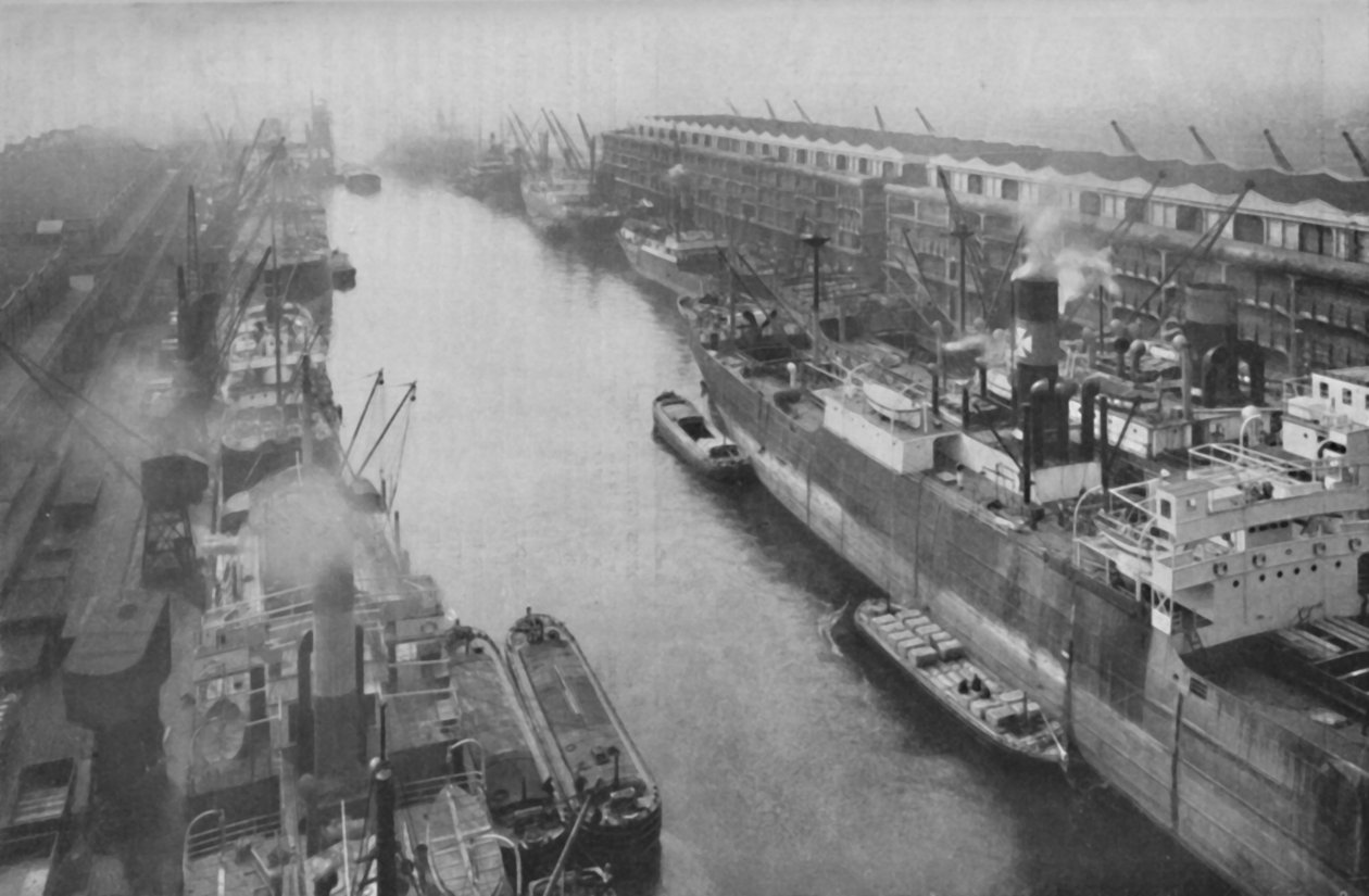 Velký přístav na severu, třicet čtyři mil od moře a přesto přístav, c1935 od Manchester Ship Canal Company