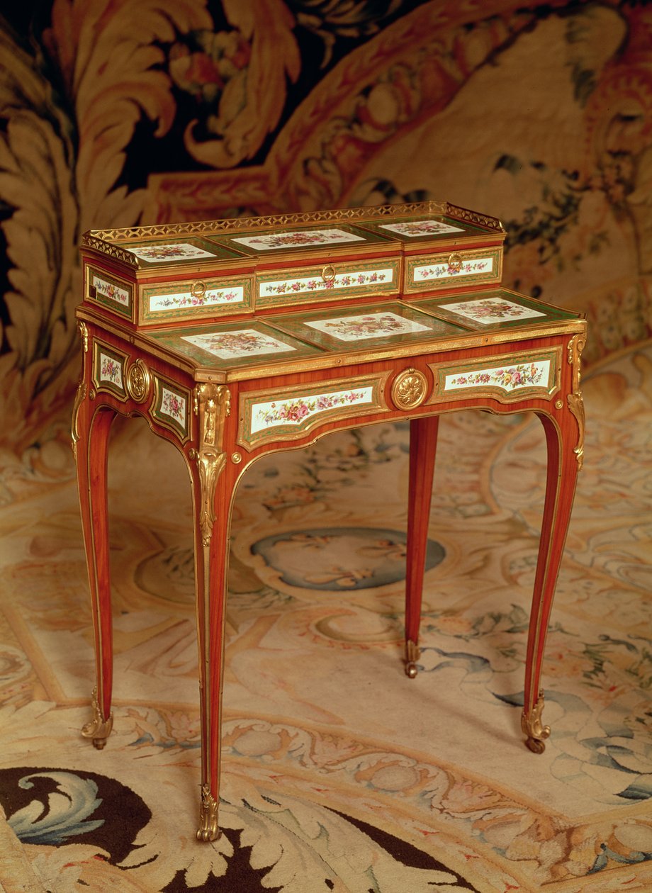 Dámský psací stůl s panely z porcelánu Sevres, 1766 (dřevo a porcelán) od Martin Carlin