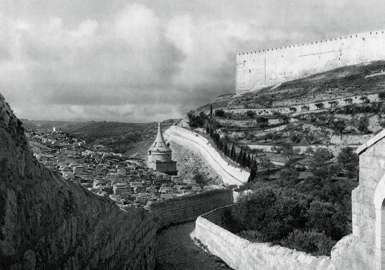 Židovská pohřebiště poblíž Jeruzalémské zdi, 1937 od Martin Hurlimann