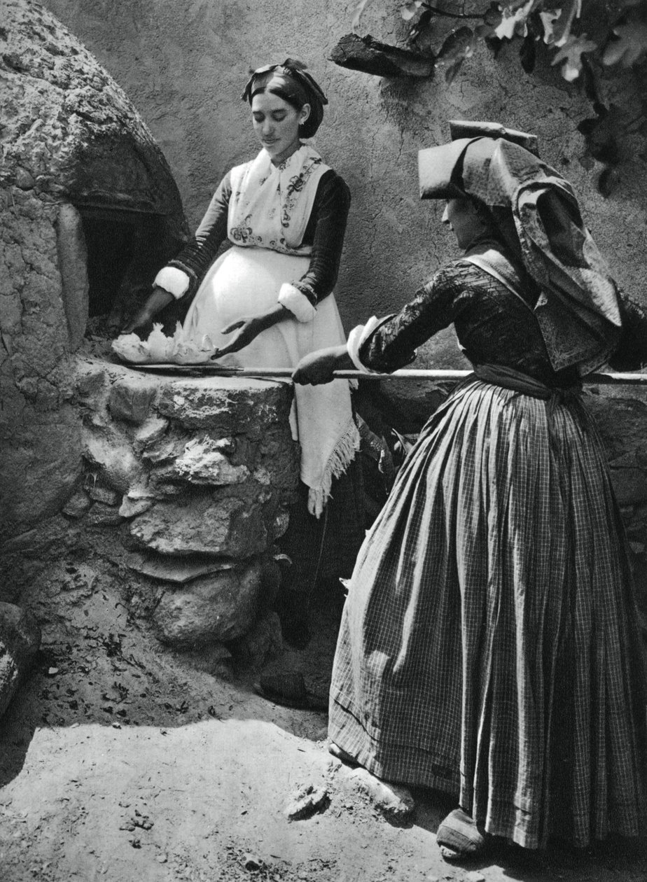 Ženy u pece, Sardinie, Itálie, 1937. od Martin Hurlimann