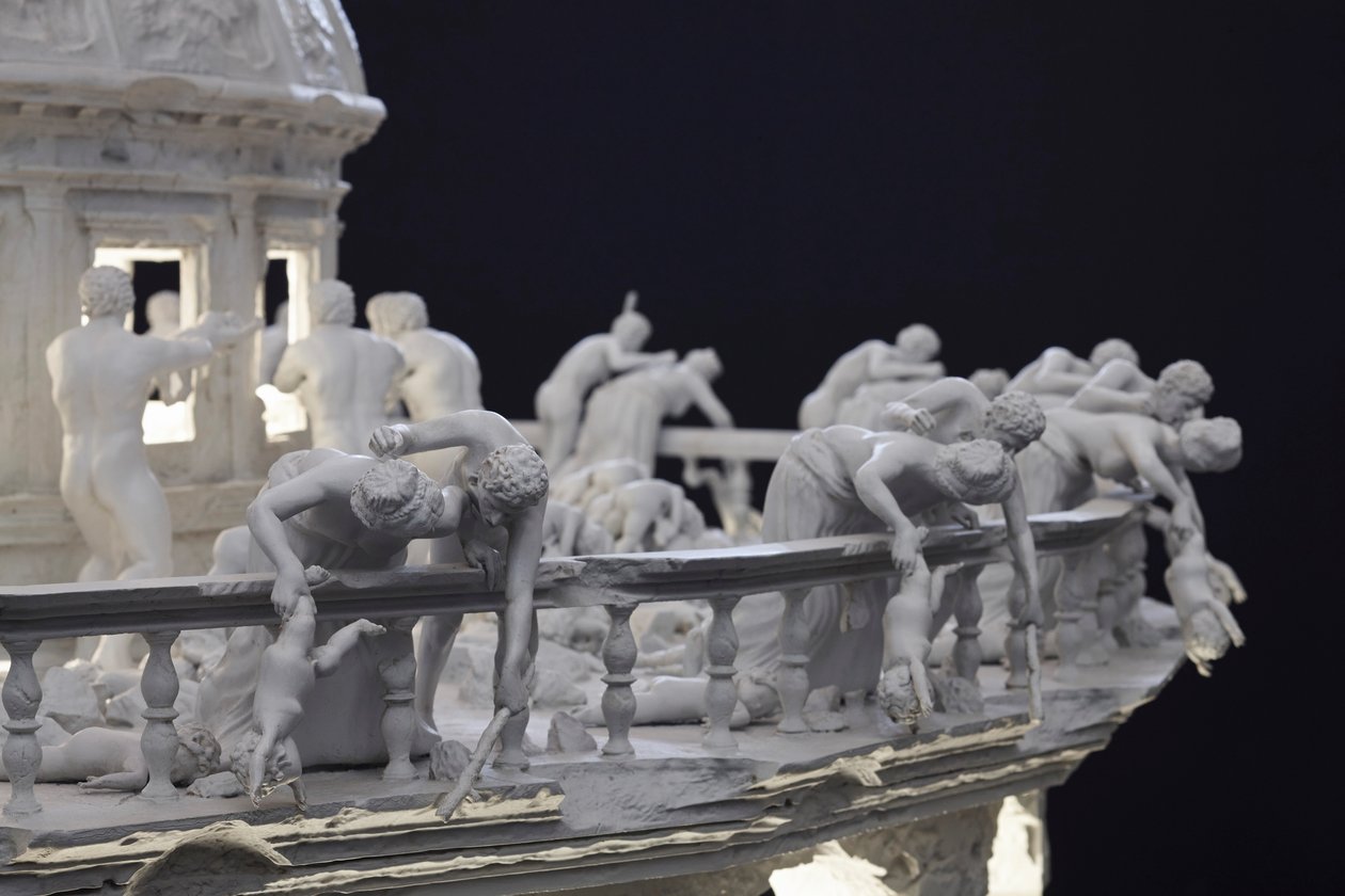 All Things Fall, 2014 (ocel, hliník, sádra, pryskyřice, LED světla, motor) od Mat Collishaw