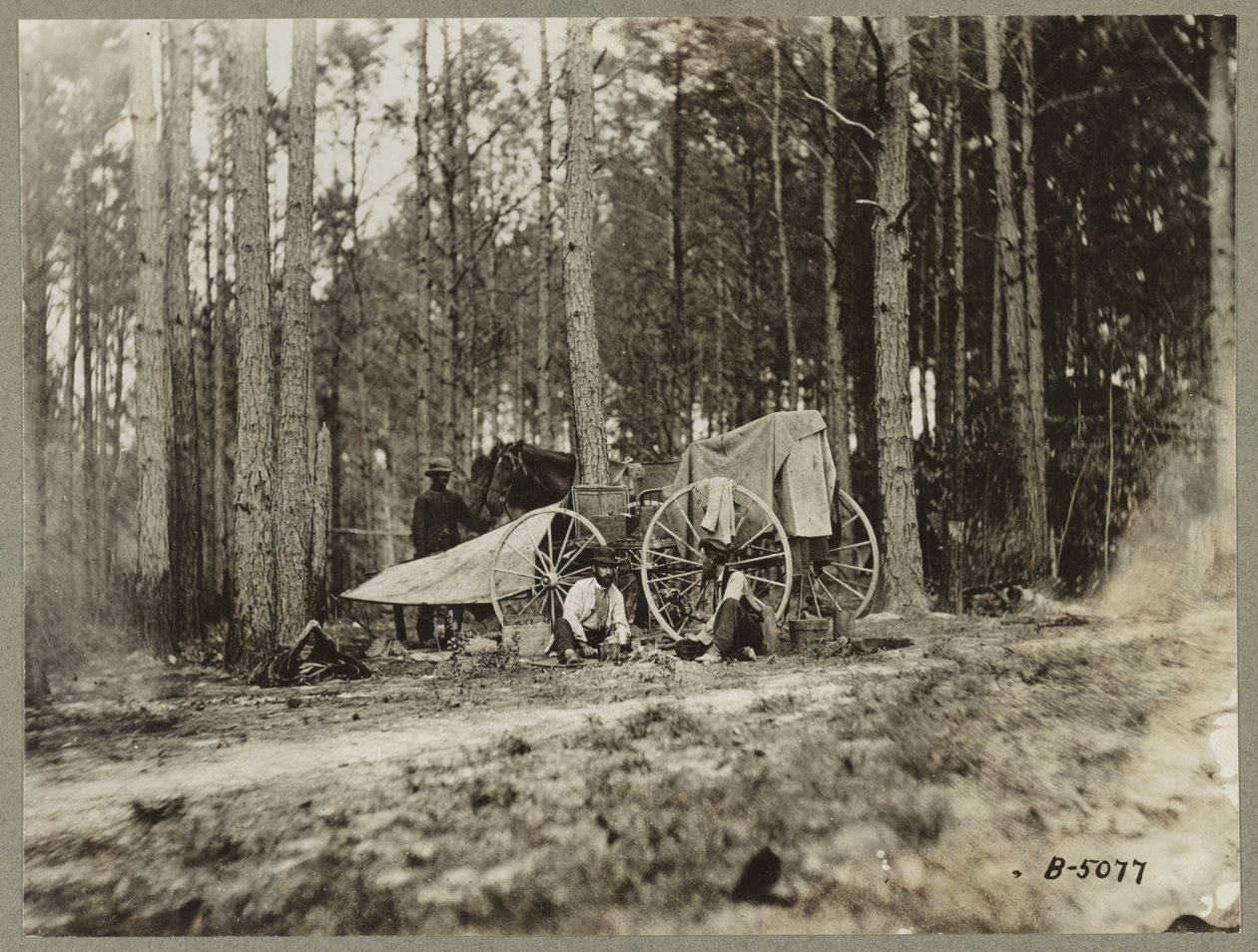 Bradyho foto oblečení před Petersburgem, Virginie 1864 od Mathew B. Brady
