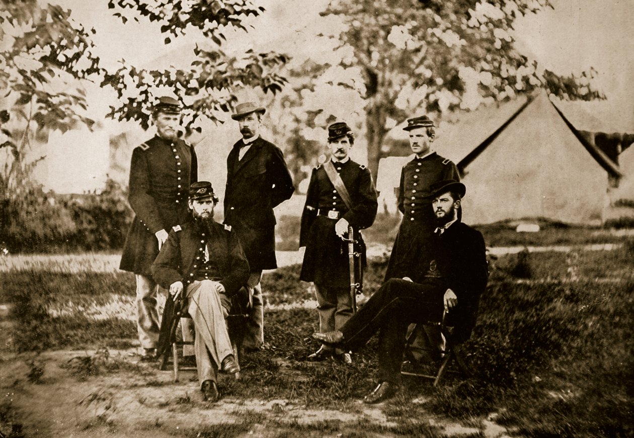 Skupina neznámých federálních důstojníků, 1861-65 od Mathew B. Brady