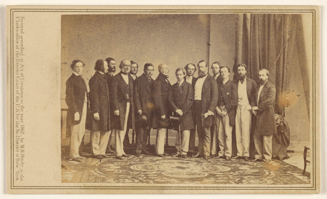 [Skupinová fotografie čtrnácti stojících mužů]. od Mathew B. Brady