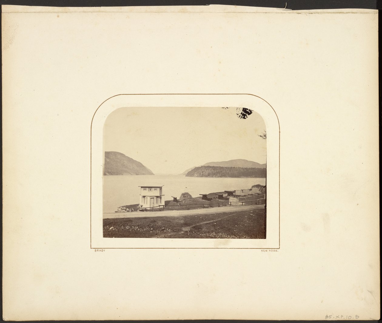 [Krajina s děly] od Mathew B. Brady