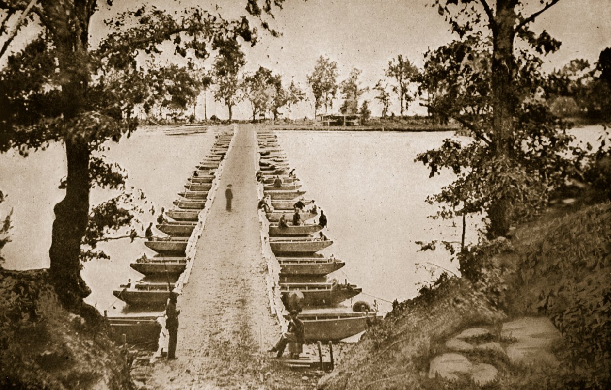 Pontonový most v hlubokém dnu na James, 1861-65 od Mathew B. Brady