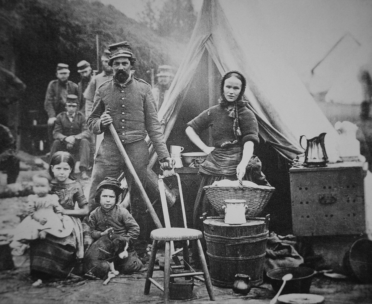 Svazový voják 31. pensylvánského pluku s rodinou v Camp Slocum poblíž Washingtonu D.C. od Mathew Brady