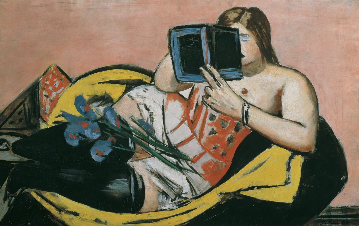 Žena leží s knihou a kosatce od Max Beckmann