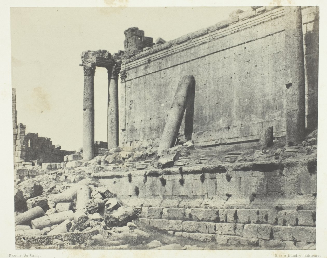 Baalbeck (Heliopolis), Jupiterův chrám, východní fasáda; Sýrie od Maxime Du Camp