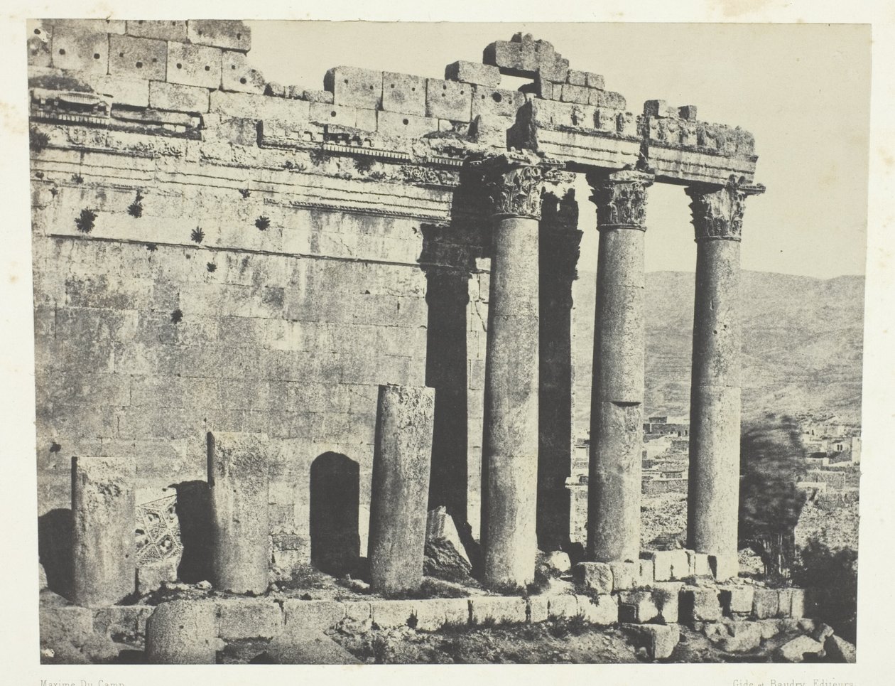 Baalbeck (Heliopolis), Jupiterův chrám, západní fasáda; Sýrie od Maxime Du Camp