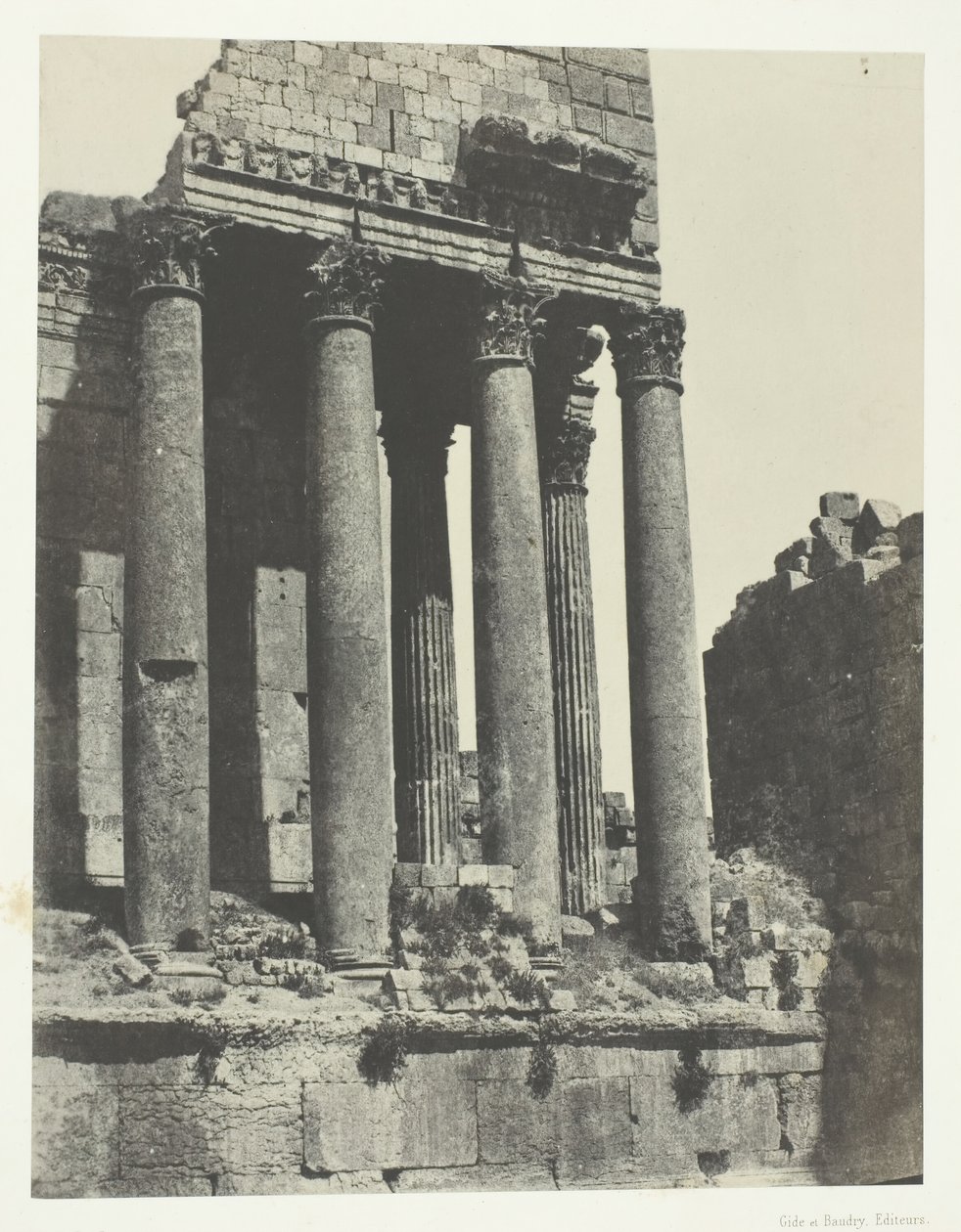 Baalbeck Heliopolis, Jupiterův chrám, Pohled z jihovýchodního úhlu, Sýrie, 184951, vytištěno 1852. od Maxime Du Camp