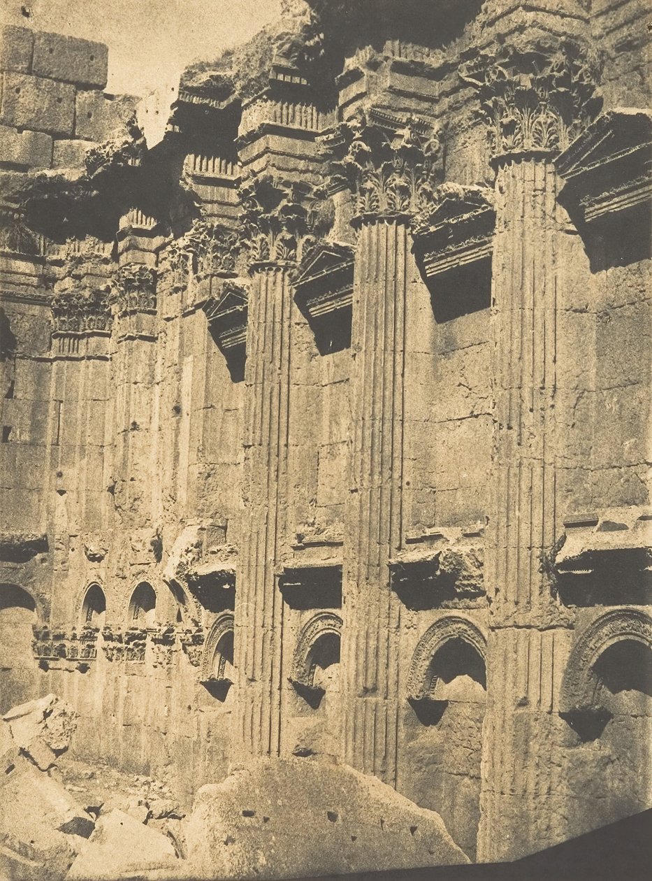 Vnitřní kolonáda Naos Jupiterova chrámu v Baâlbek Héliopolis, 15. září 1850. od Maxime Du Camp