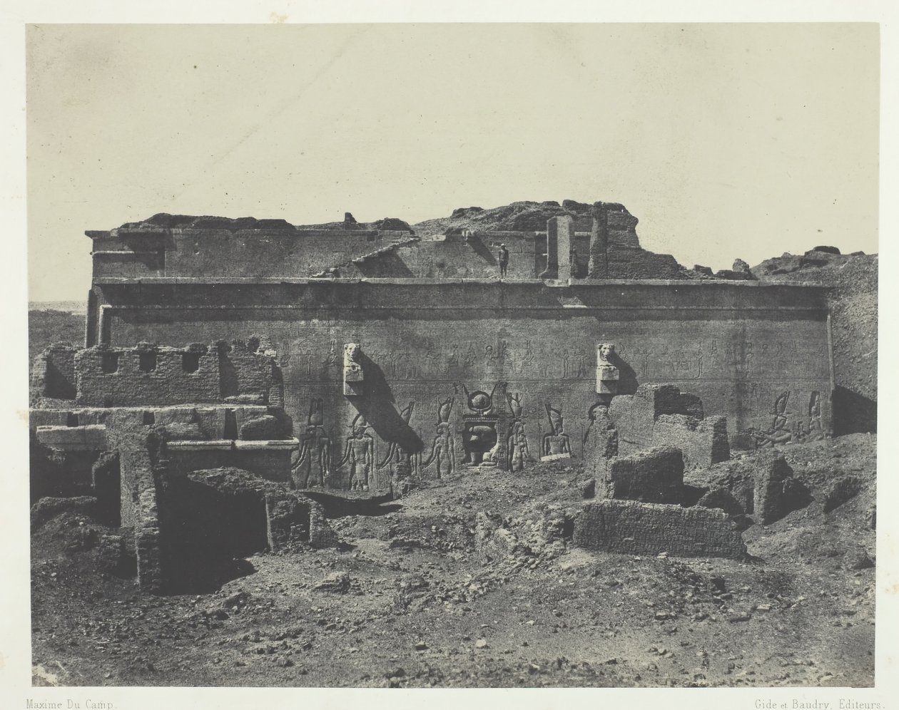 Zadní fasáda, Velký chrám Dendera Teutyres, Horní Egypt, 184951, tištěno 1852. od Maxime Du Camp