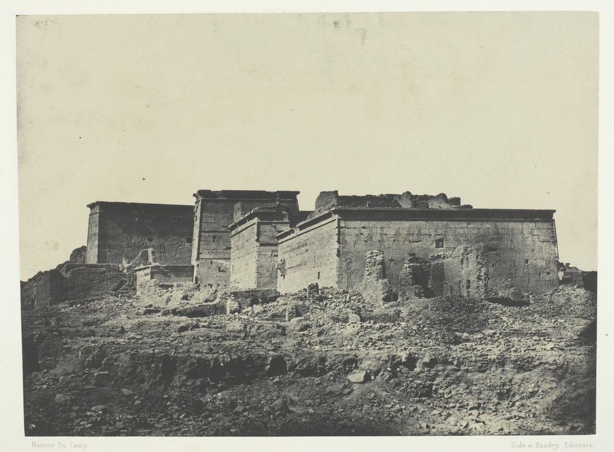 Velký chrám Isis ve Philoe, celkový pohled ze severu, Núbie, 184951, vytištěno 1852. od Maxime Du Camp