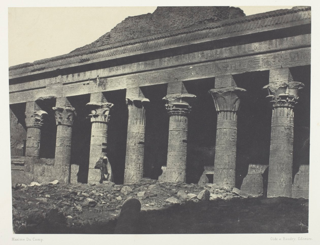Velký Isidin chrám ve Philoe, Galerie Orientale; Núbie, deska 73 z alba "Egypte, Nubie, Palestine et Syrie" (1852) od Maxime Du Camp