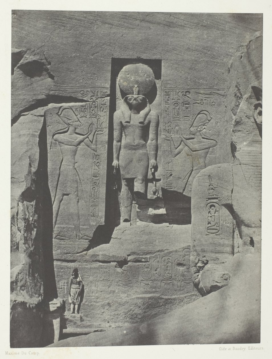 Ibsamboul, Sochy z vchodu do Spéosu ve Phrè, Núbie, deska 105 z alba "Egypte, Nubie, Palestine et Syrie" (1852). od Maxime Du Camp