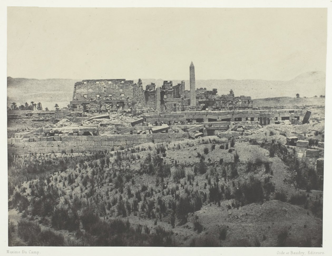 Palác Karkak, Celkový pohled na ruiny, Pohled na východ, Théby, 184951, vytištěno 1852. od Maxime Du Camp