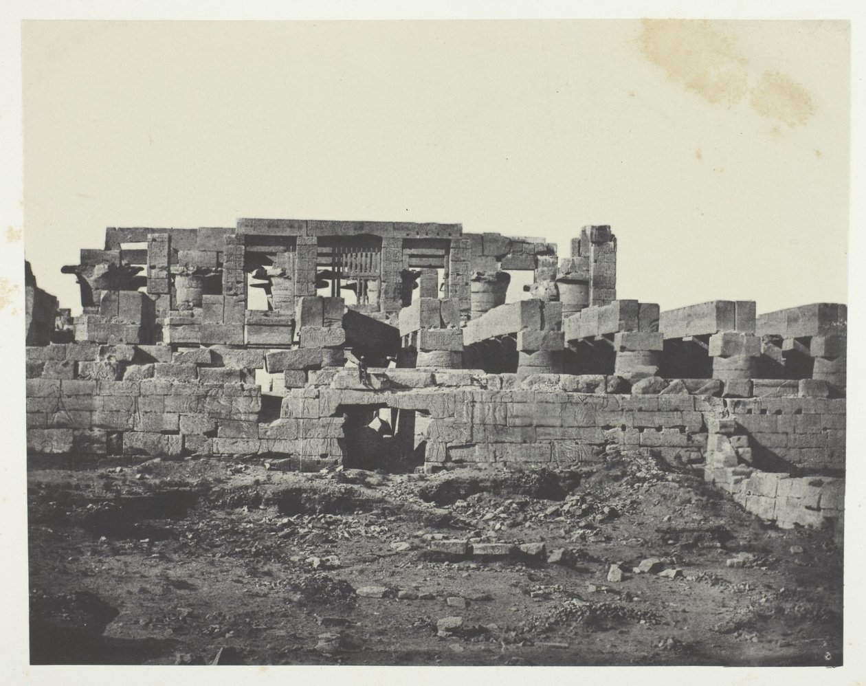 Palác Karnak, jižní vchod do Hypostyle Hall; Thebes od Maxime Du Camp