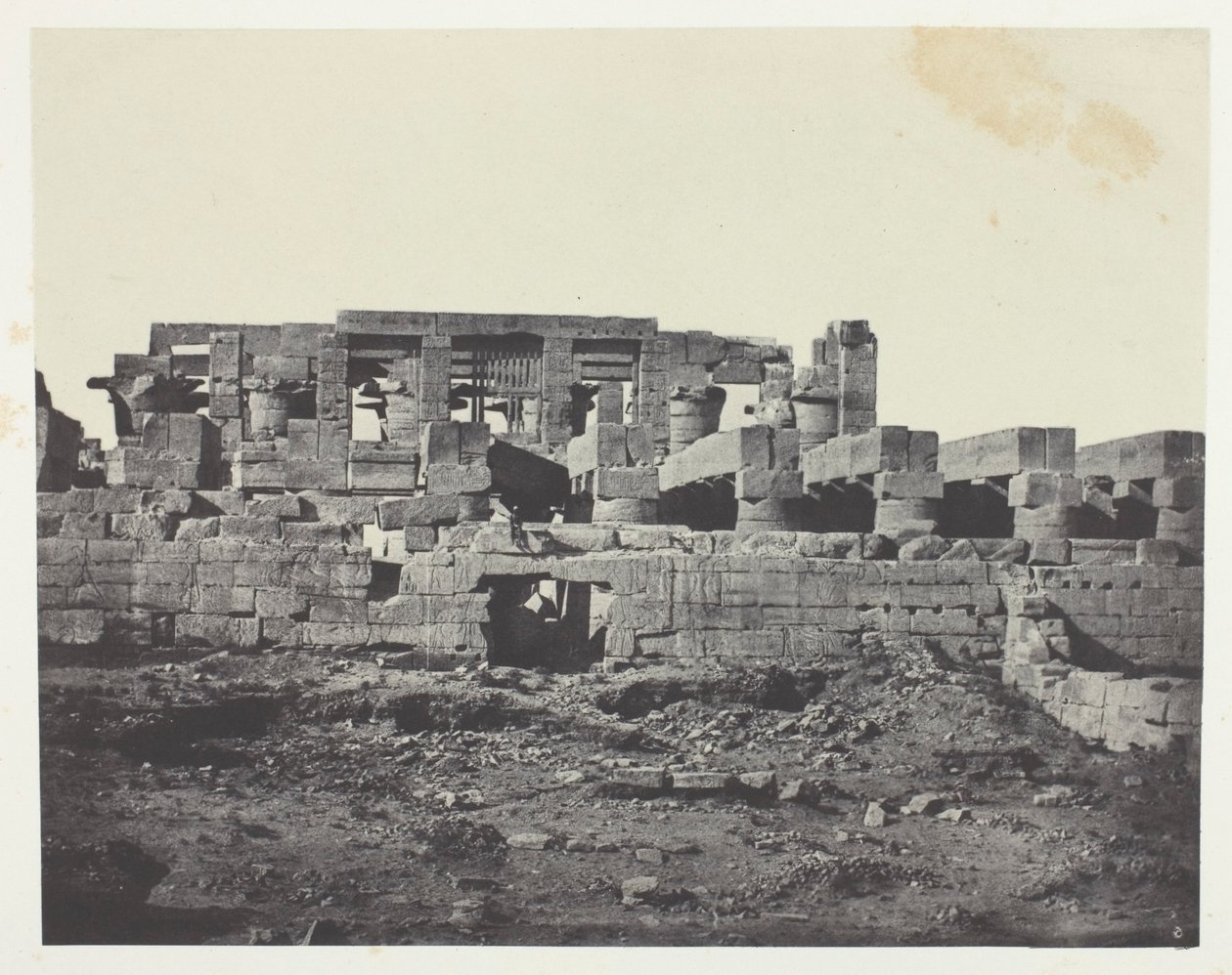 Palác Karnak, jižní vchod do Hypostyle Hall; Thebes od Maxime Du Camp