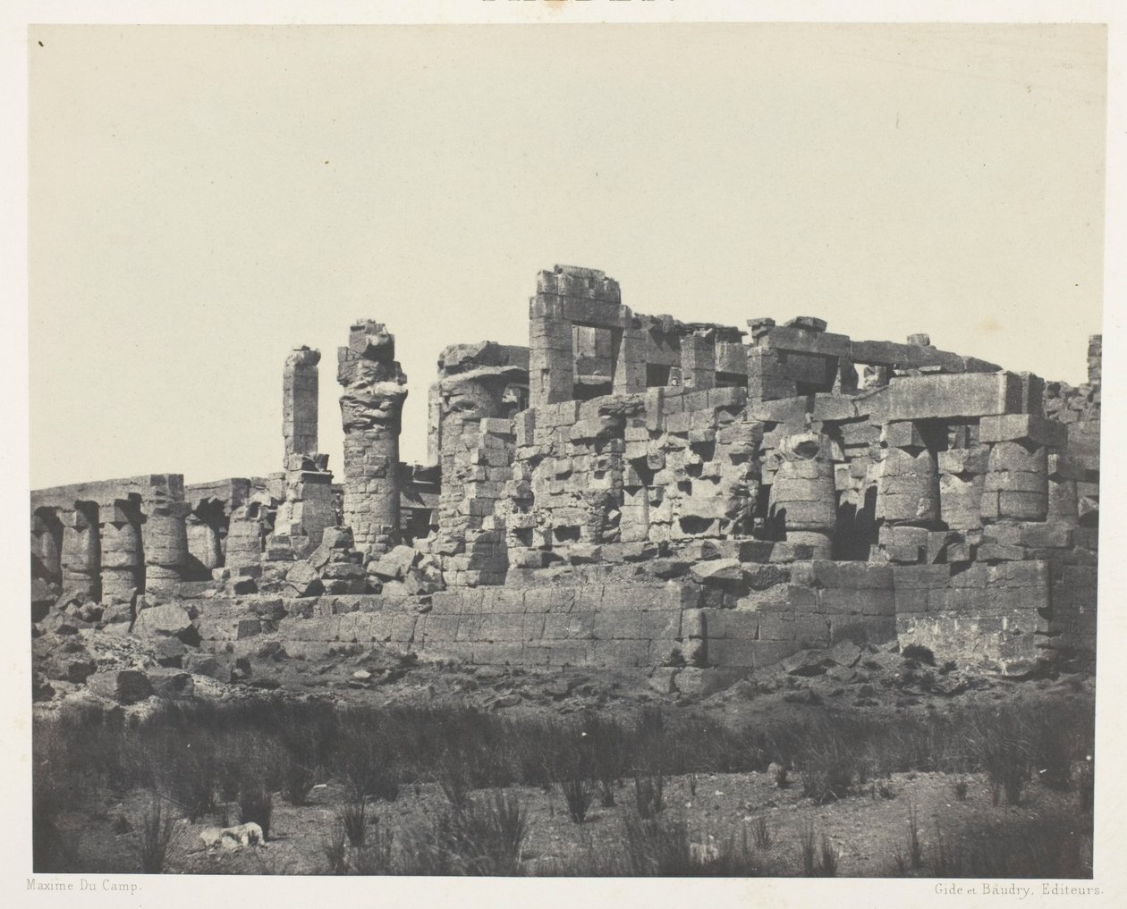 Palác v Karnaku, hypostylová síň, snímek z severovýchodního rohu; Théby, tabule 34 z alba „Egypt, Núbie, Palestina a Sýrie“ (1852) od Maxime Du Camp