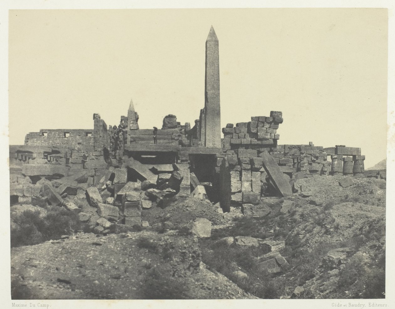Palác Karnak, žulová svatyně a sloupová síň; Thebes od Maxime Du Camp