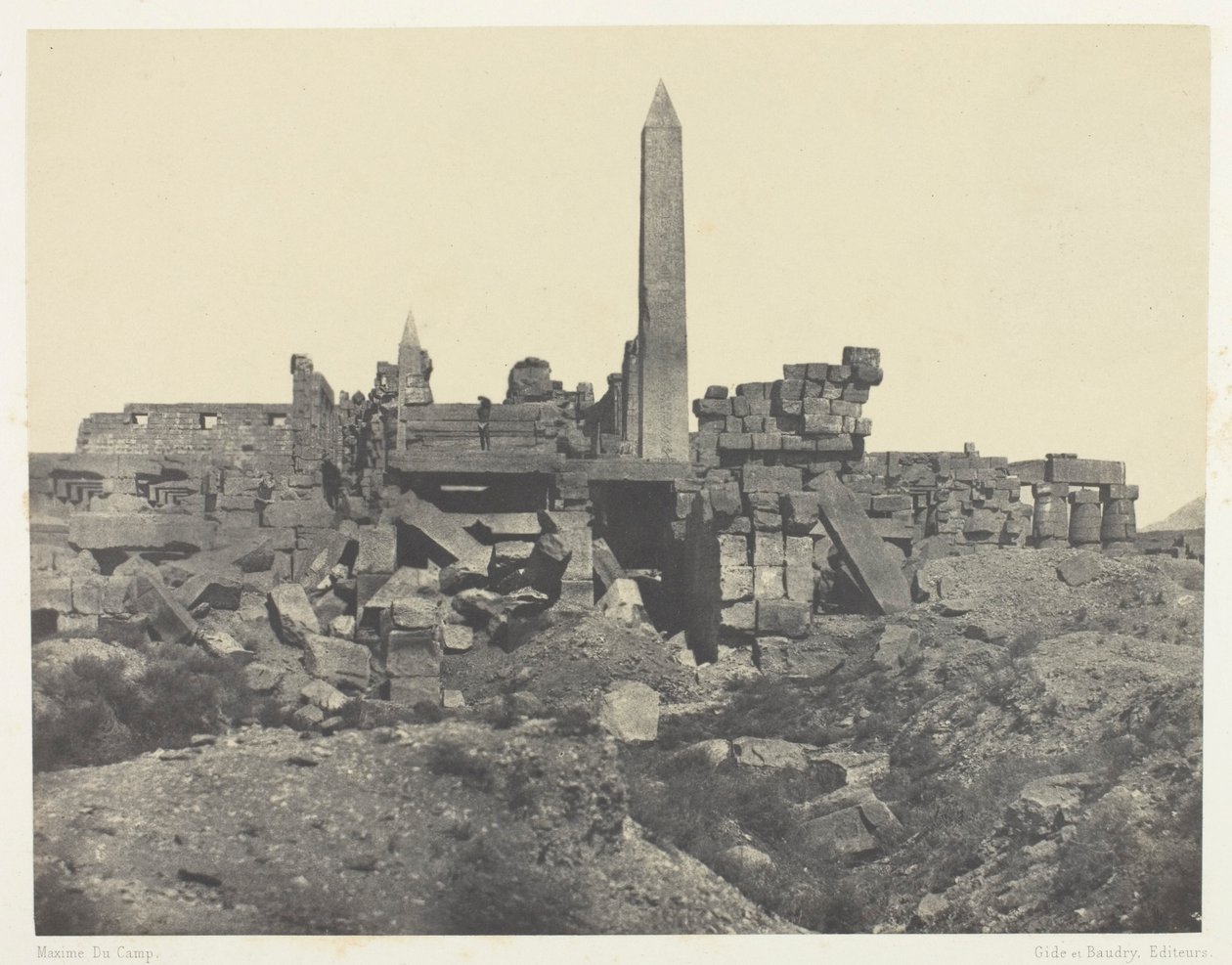 Palác Karnak, žulová svatyně a sloupová síň; Thebes od Maxime Du Camp