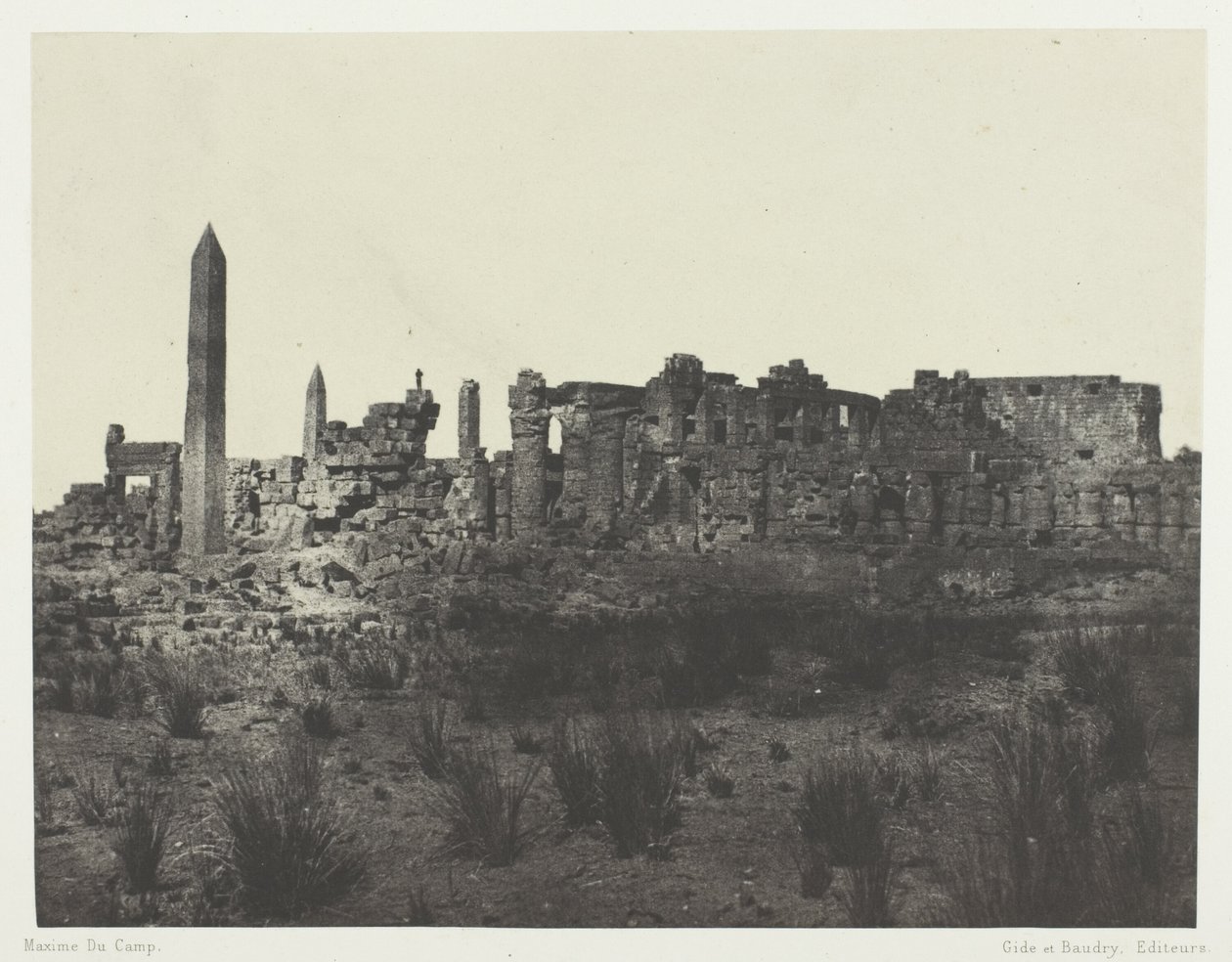 Palác Karnak, celkový pohled na ruiny, převzato ze severu; Thebes od Maxime Du Camp