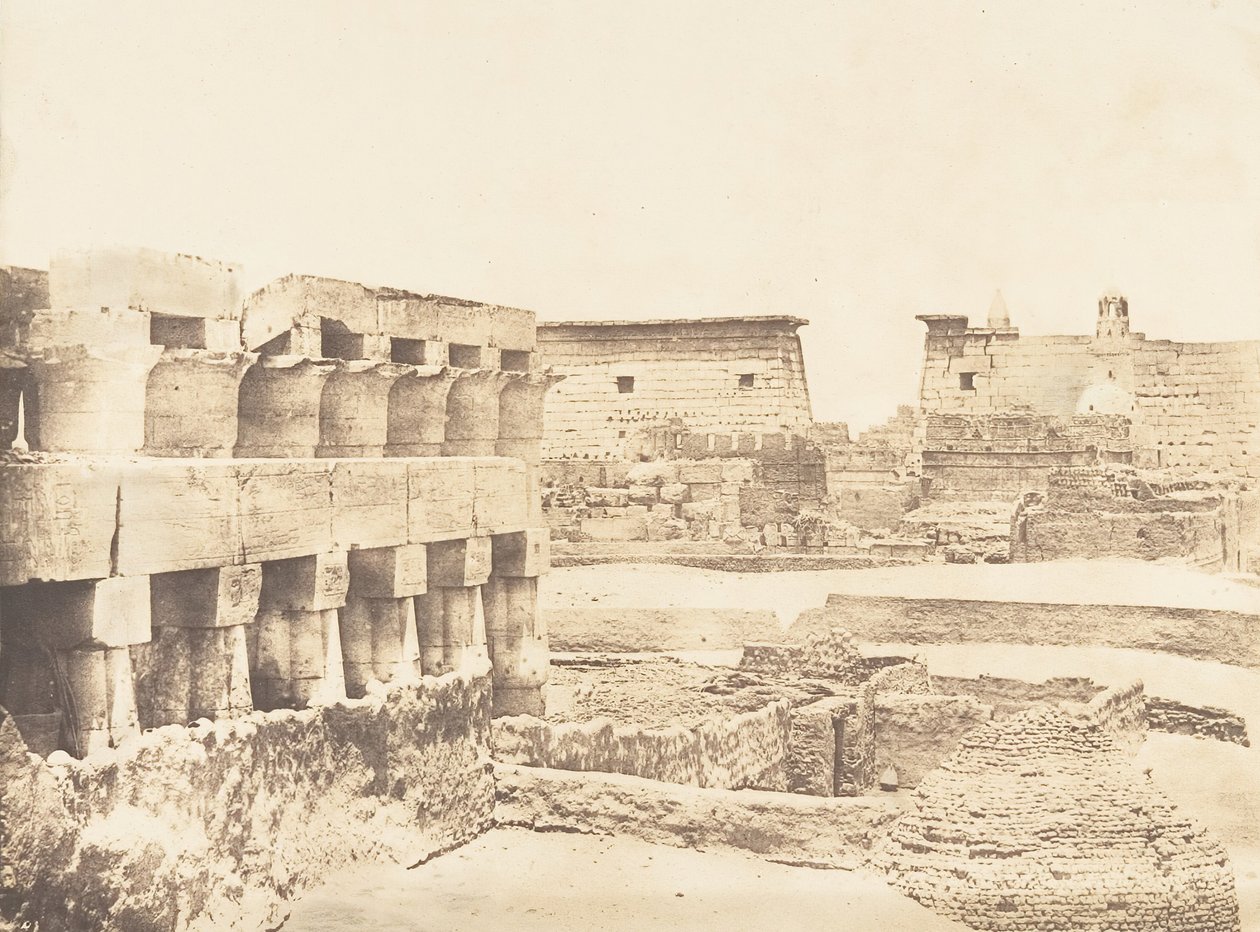 Palác a vesnice Luxor, převzato z jihu, Théby, 1849-50. od Maxime Du Camp