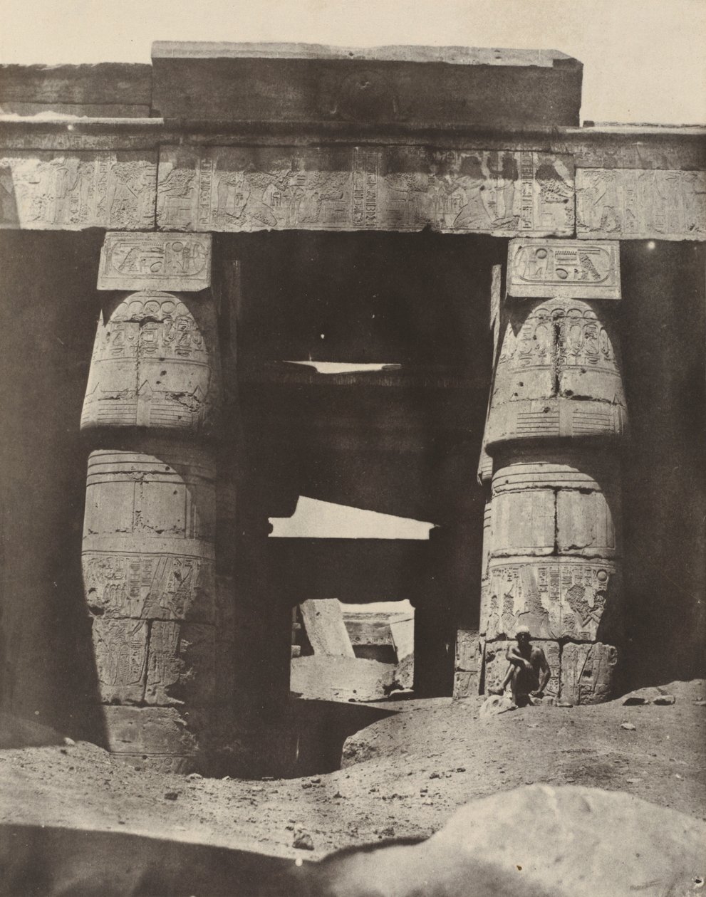 Théby: Karnak, Portikus Chónova chrámu, 1850 (foto) od Maxime Du Camp