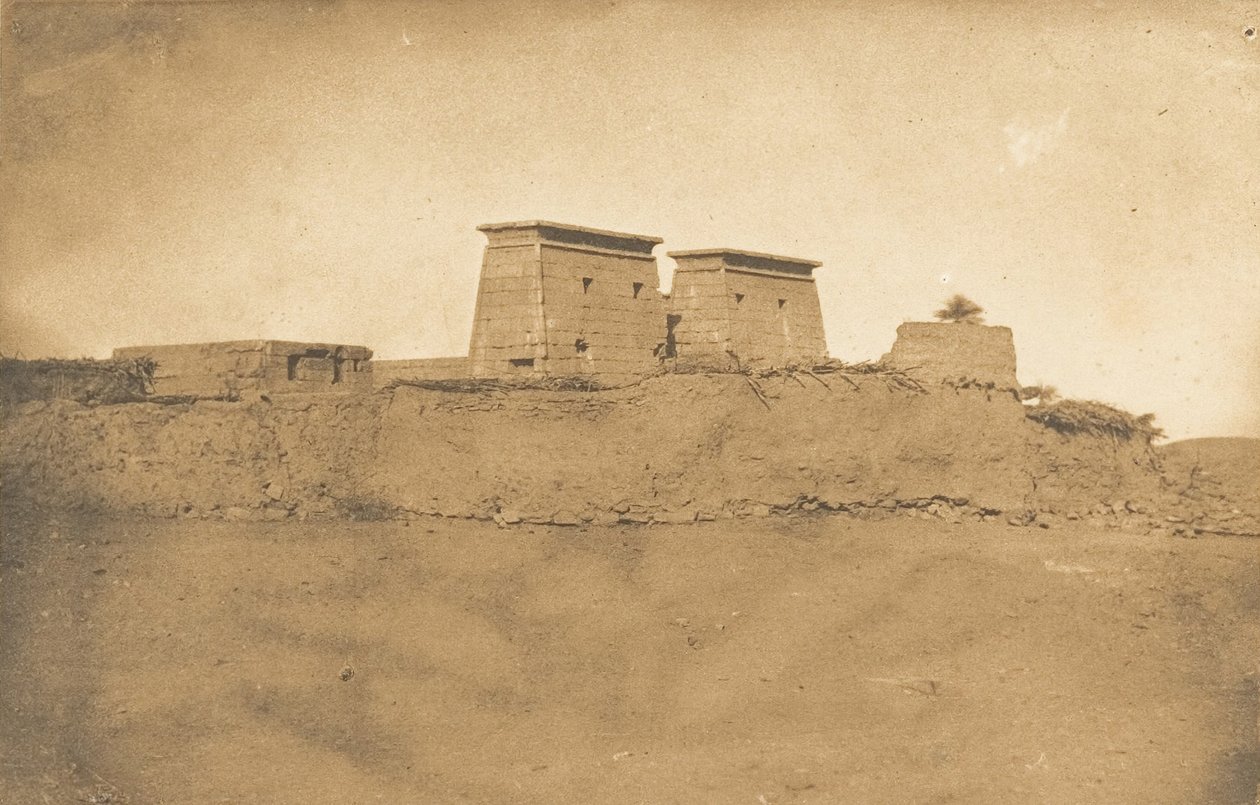 Pohled na Pylones chrámu Khons a část vesnice Karnac, 1849-50. od Maxime Du Camp