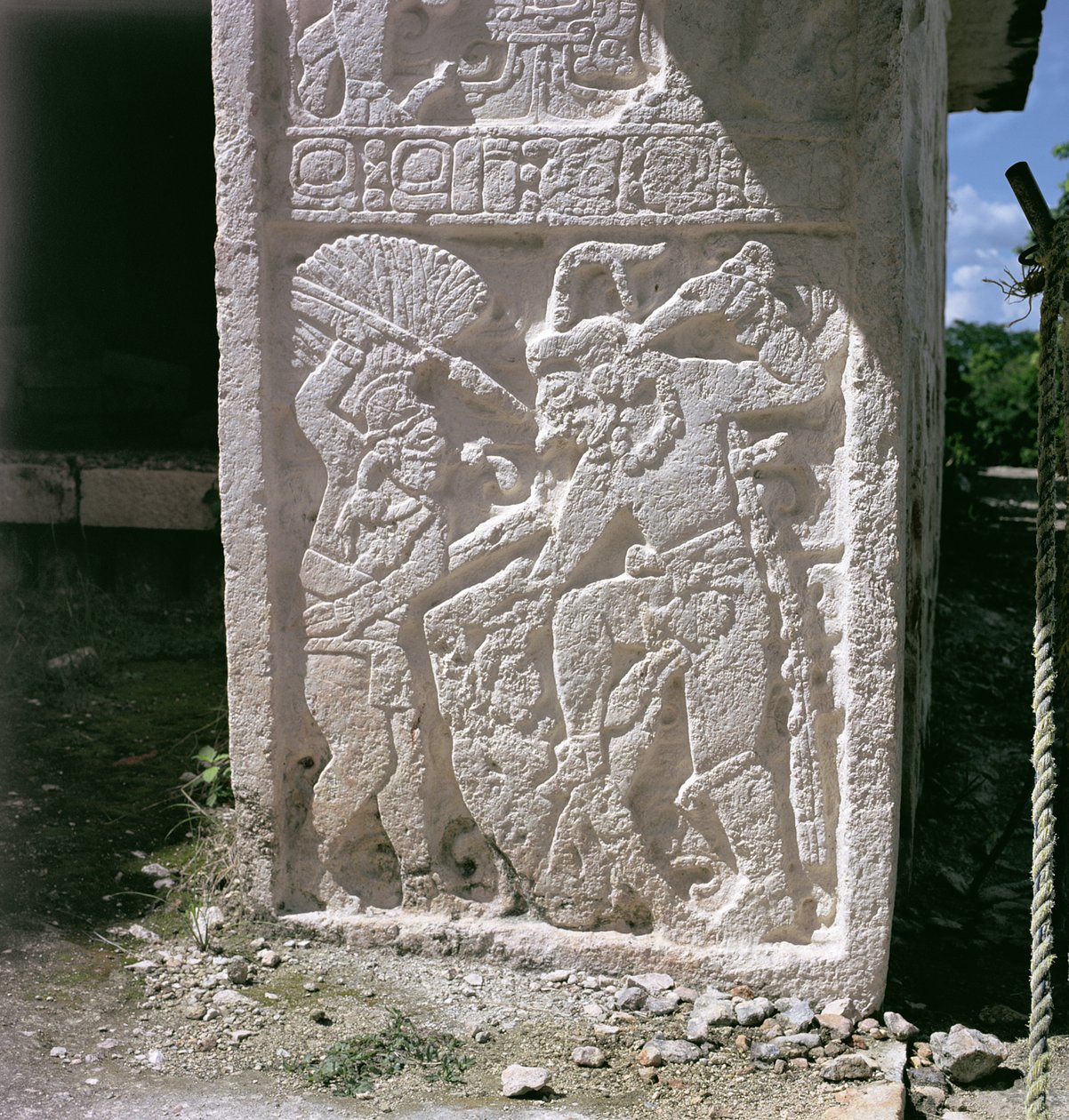 Vyřezávaný překlad, ze zadní části chrámu masek, pozdní klasické období (600-900 n. l.) od Mayan